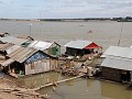 drijvend vissersdorp langs de Mekong