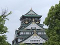 Osaka castle, toren in de regen