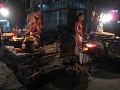 kermis in de straten van Mandalay, zoetigheden wor