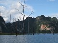 dode bomen in het Rajjaphapa meer