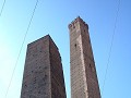 Le due torri (the two towers) even Bologna has its
