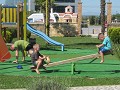 Spieroefeningen in de speeltuin: Berat, Albanië