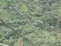 Verlaten kabelbaan in de Baños vallei