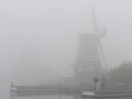 Zaanse Schans in de mist
