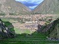 zicht vanop het Inkafort van Ollotaytambo