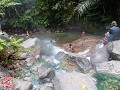 Heerlijke hot springs bij Bajawa.