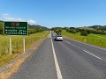 De drukke Highway 1 naar Auckland.