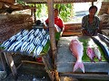 Visverkopers op de markt van Baucau....