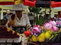 Bloemenverkoopster voor de tempels.
