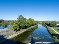 zicht vanop het aquaduct : rechts kanaal, links de