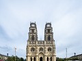 De kathedraal met de 2 machtige torens