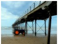 tractor onder de pier (Joost, welk type is dit ?)