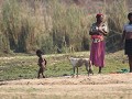 lokale bewoners van de okavangorivier