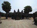 Angkor Wat onder de verzengende middagzon