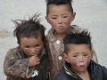 Drei Nomaden-Kinder beim Namtso-Lake.