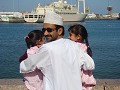 Ein Spaziergang mit Kindern an der Corniche von Mu