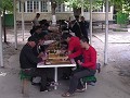 Osh, stadspark met schakers.