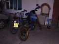 Bishkek, Sakura guesthouse : moto van Brit.