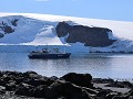 Antarctica, Hope Bay, Plancius voor anker in de ba