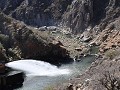 Digue de Luján, water stroomt uit de waterkrachtce
