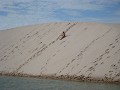 Lagoa Azul : Marc glijdt van de duinen ... recht h