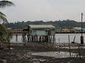 Kampong Ayer bij laag water