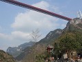 Aizhai suspension bridge, hoog boven de vallei
