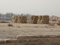 Western Xia tombs, beelden op de voorgrond