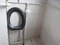 badkamertje in onze hotelkamer  inventief toilet o