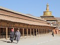 Xiahe, Labrang monastery, rondom het klooster