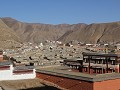 Xiahe, Labrang monastery, uitzicht op het stadje