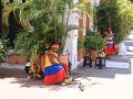 Cartagena, kleurrijke dames lokken toeristen