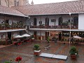 Cuenca, binnenpleintje in de regen
