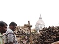 Manikarnika ghat, houtverkoop voor de crematie