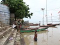 pizzarestaurant onder water aan Assi ghat