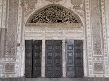 vensterpartij van Ibrahim Rouza mausoleum