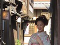 Kyoto, Gion buurt, geisha met bodyguard
