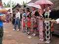 Hmong jeugd tijdens de ceremonie ter huwelijksaanz