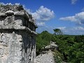 Maya-site van Tulum - zicht bovenop de omwalling m