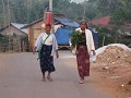 trektocht 1 : vrouwen op terugweg naar hun dorp, k