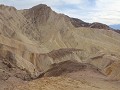 Death Valley, uitzicht van hoog op de rots wand Re