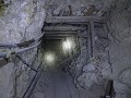 De eerste meters in de mijnen lijken nog redelijk 