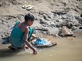 De Irrawaddy wordt voor alles gebruikt: vissen, tr