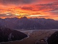 Zonsopgang vanop Mount Ollivier (1.933m)