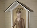 Militairenkerkhof herkenbaar aan wachthuisje. Ruov