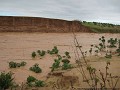 De gezwollen rivier vlakbij de camping nog steeds 