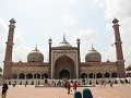 De moskee met twee van haar minaretten 