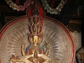 Een 500 jaar oud beeld van de Avalokitesvara (comp