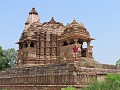 Khajuraho - Chitragupta tempel met Koen