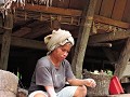 Wae Rebo trek - Manioc bloem maken